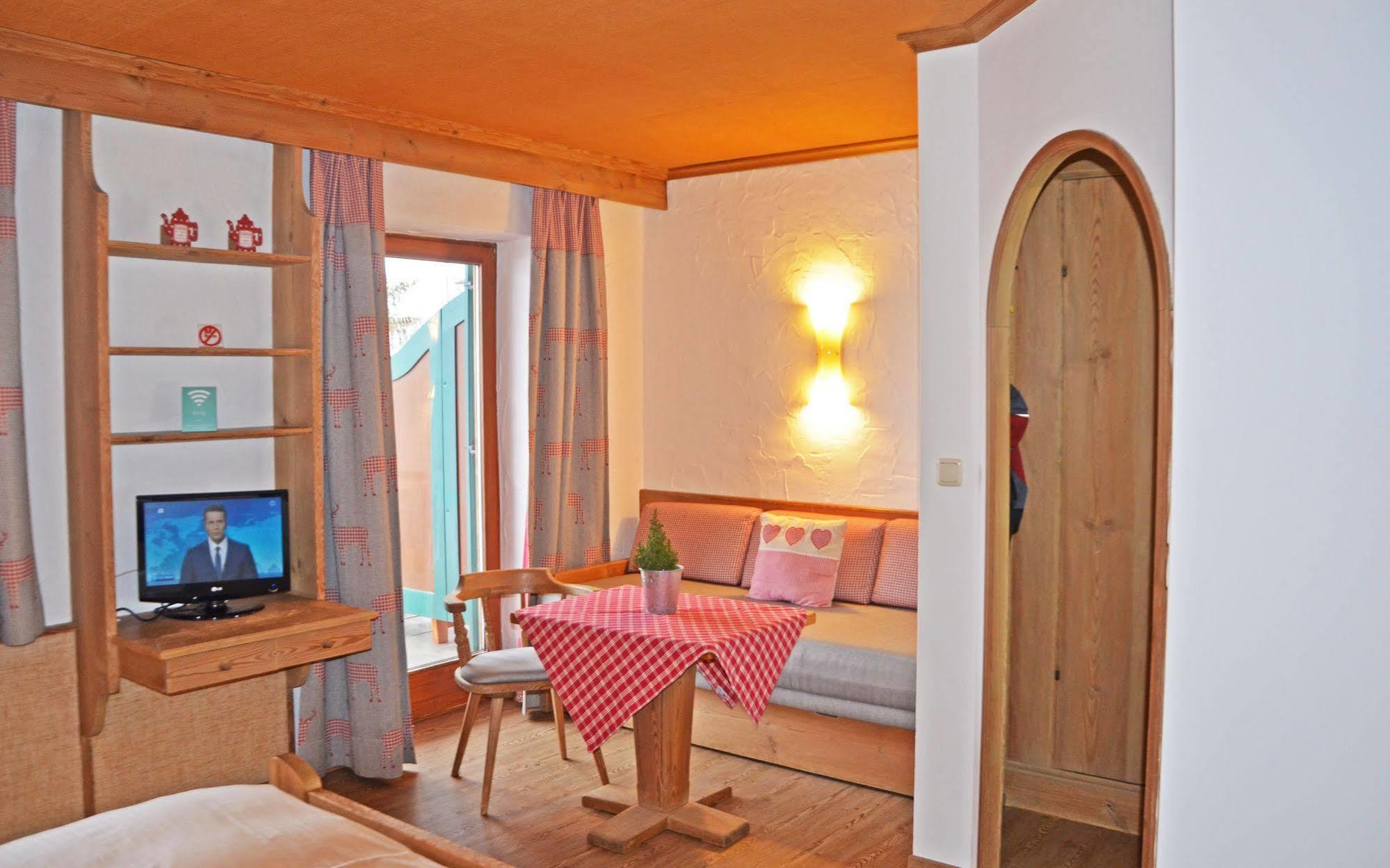 Dreimaederlhaus - Das Vegetarische Boutique Hotel Füssen Exterior foto